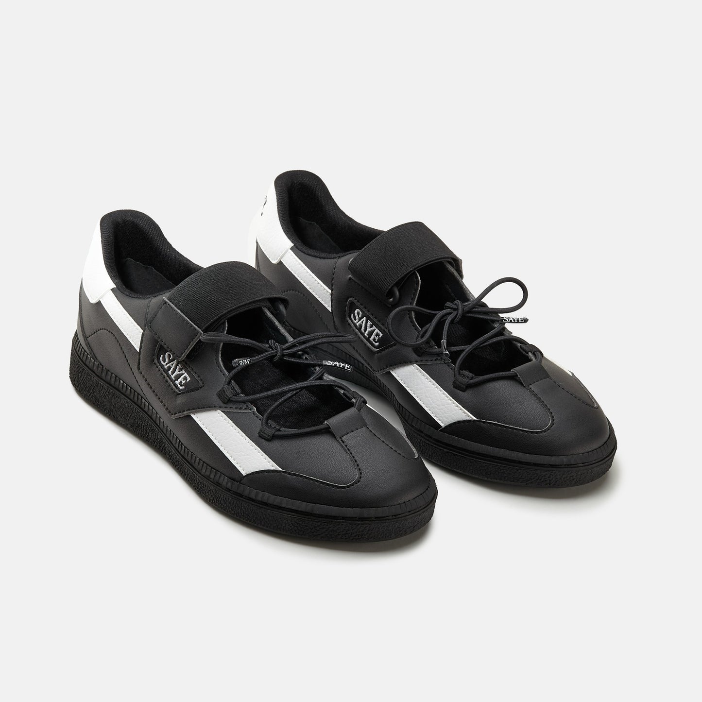 M70 Muse - Black & White