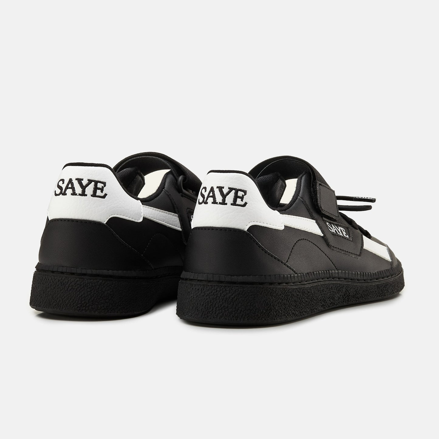 M70 Muse - Black & White